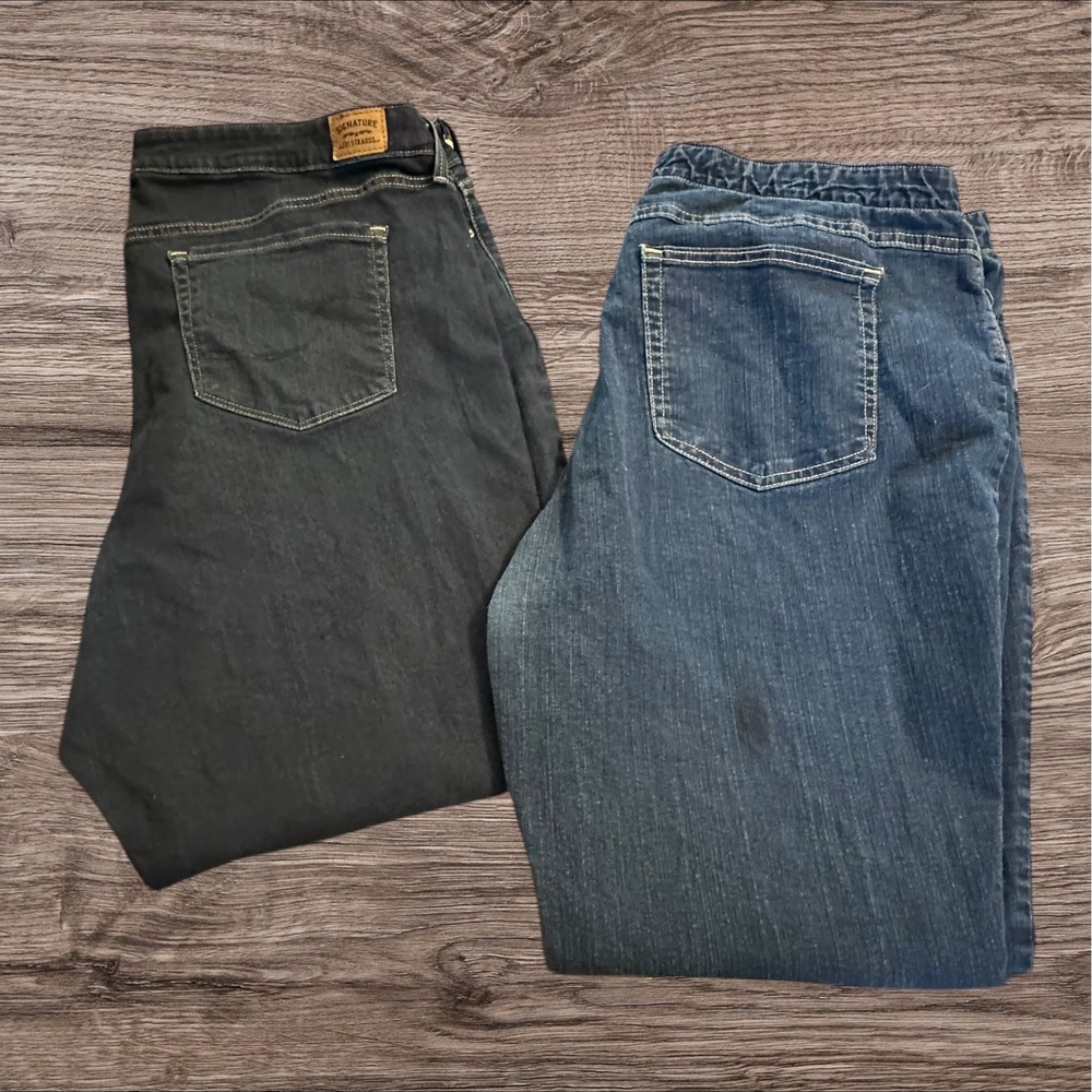 Lot of 2 Women's Levi's Signature & Lee Riders Denim Jeans Lot Mid Rise Slim Fit